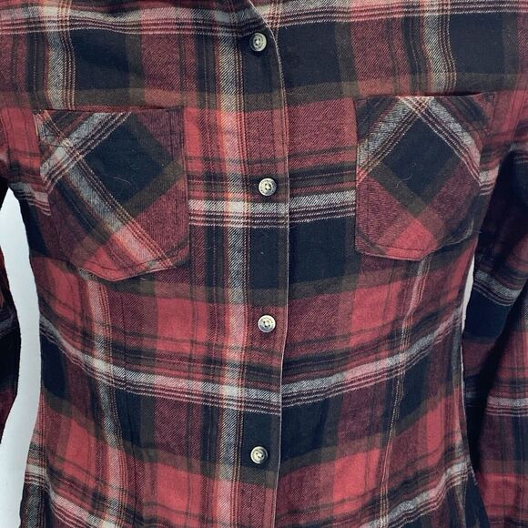 Legendary Whitetails Women’s Size Medium Plaid Flannel Shirt Red/Black Flip Cuff - Picture 3 of 14